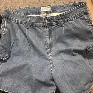 ✨ Universal Thread® Women’s High-Rise Denim Cargo Shorts